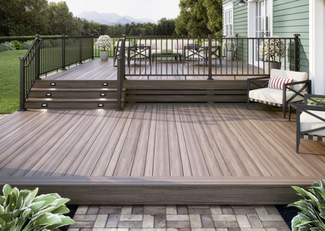 Beautiful custom deck in Santa Maria, CA